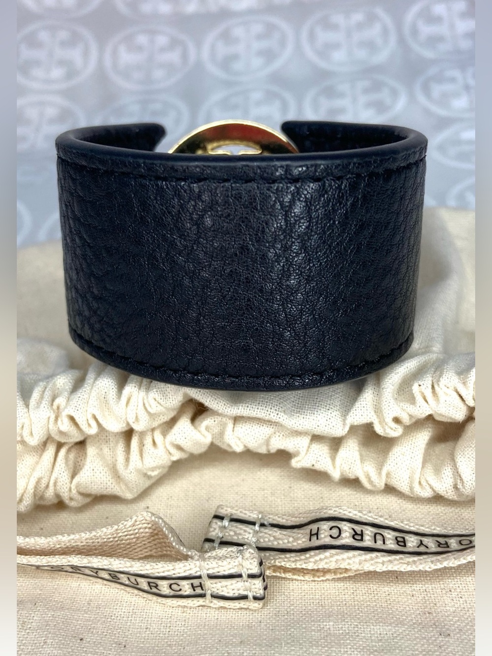 Tory Burch Black Leather Bracelet with Gold Logo Hardware - Picture 5 of 5
